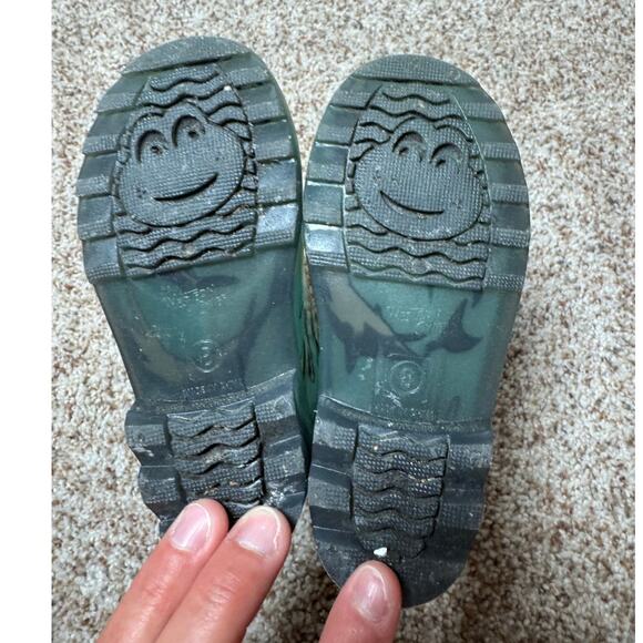 WESTERN CHIEF Toddler/Boys Light Up Rain Boots, size 8 Toddler, Sharks - Picture 4 of 10